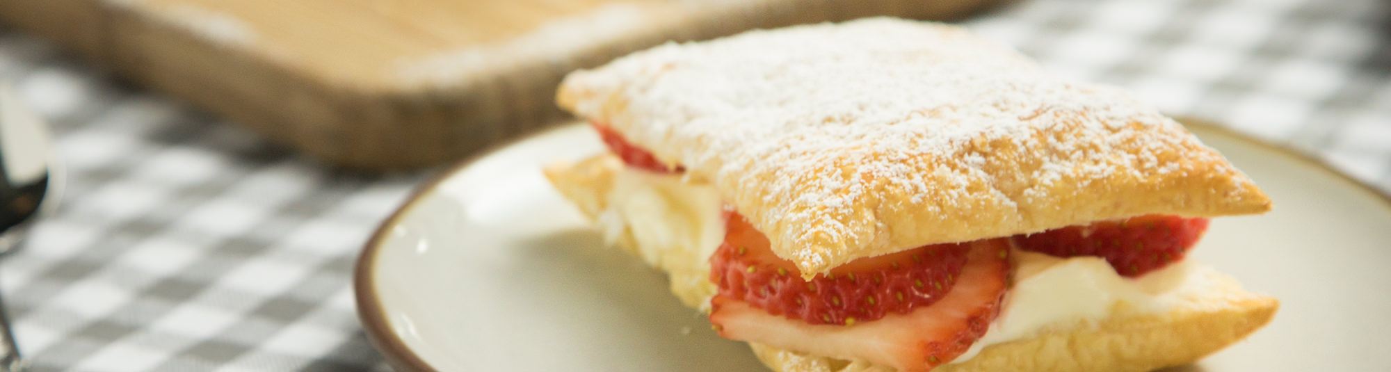 Milhojas de fresa 1148 x 307