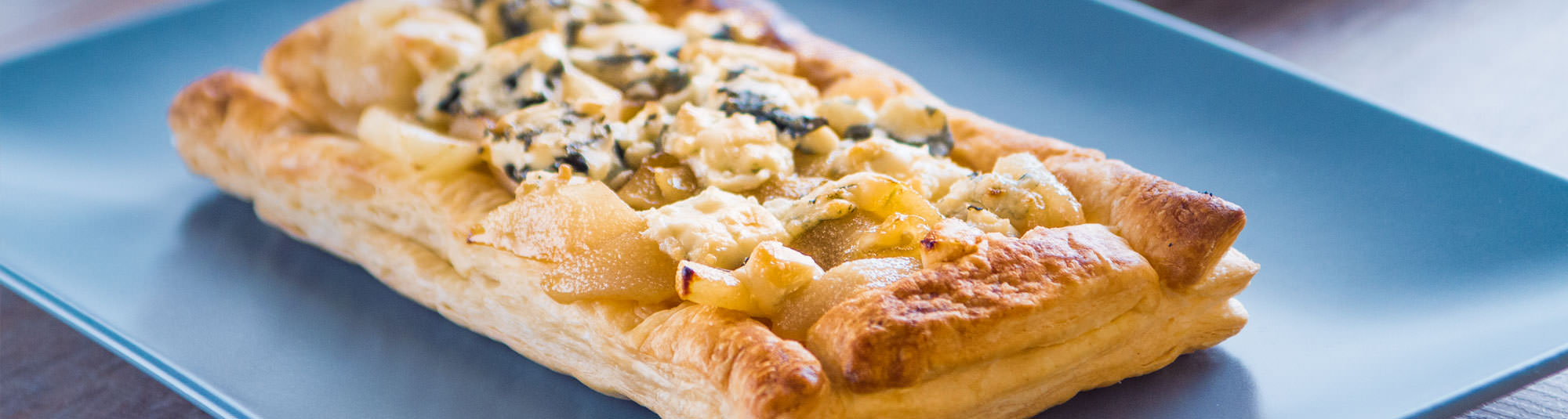 Hojaldre de peras y queso azul